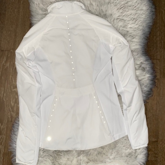 Lululemon Run for Cold Jacket - Picture 7 of 8